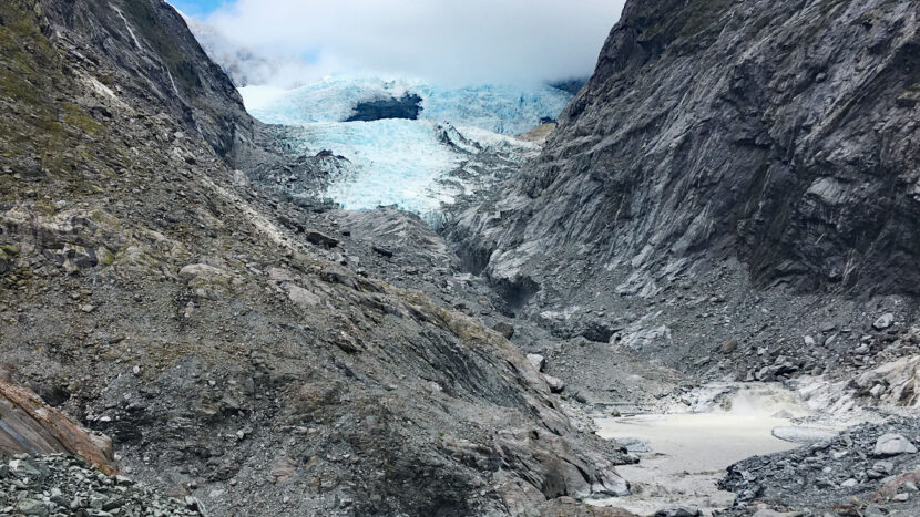 オプション：氷河展望ポイントまでハイキング