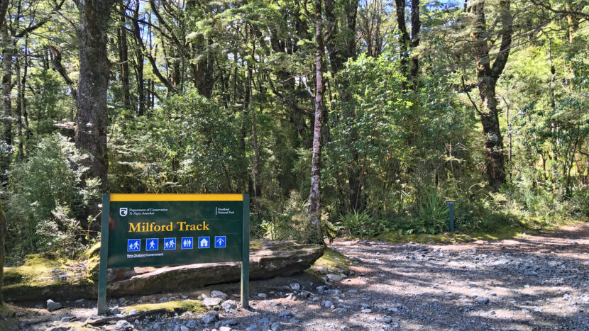 ミルフォード・トラックの登山口